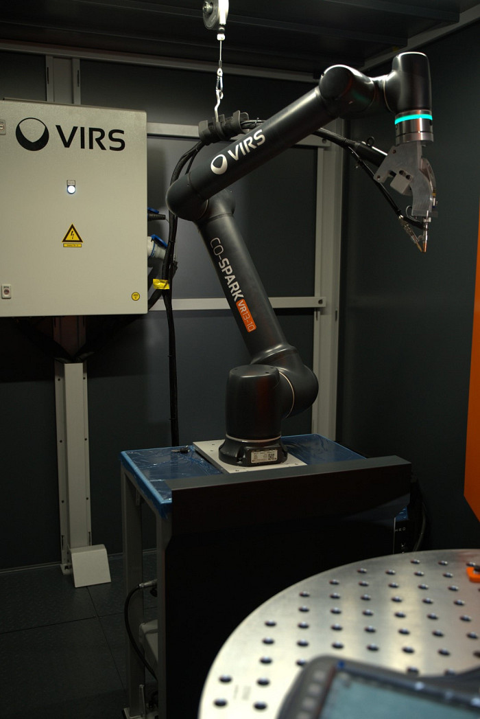 Kolaborativna robotska celica CoboLas za lasersko varjenje